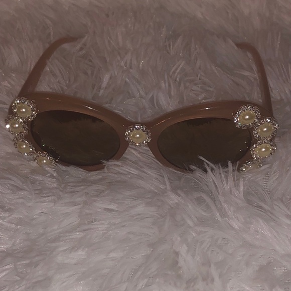 Sunglasses 👓 - Picture 3 of 3